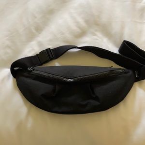 Athleta Kinetic Waist Bag - Black